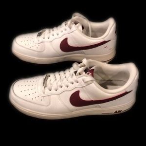 Men’s Nike Air Force 1 Maroon Swoosh Size 9